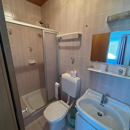 Fruehstueckspension Fini Oda ve Kahvaltı 3*